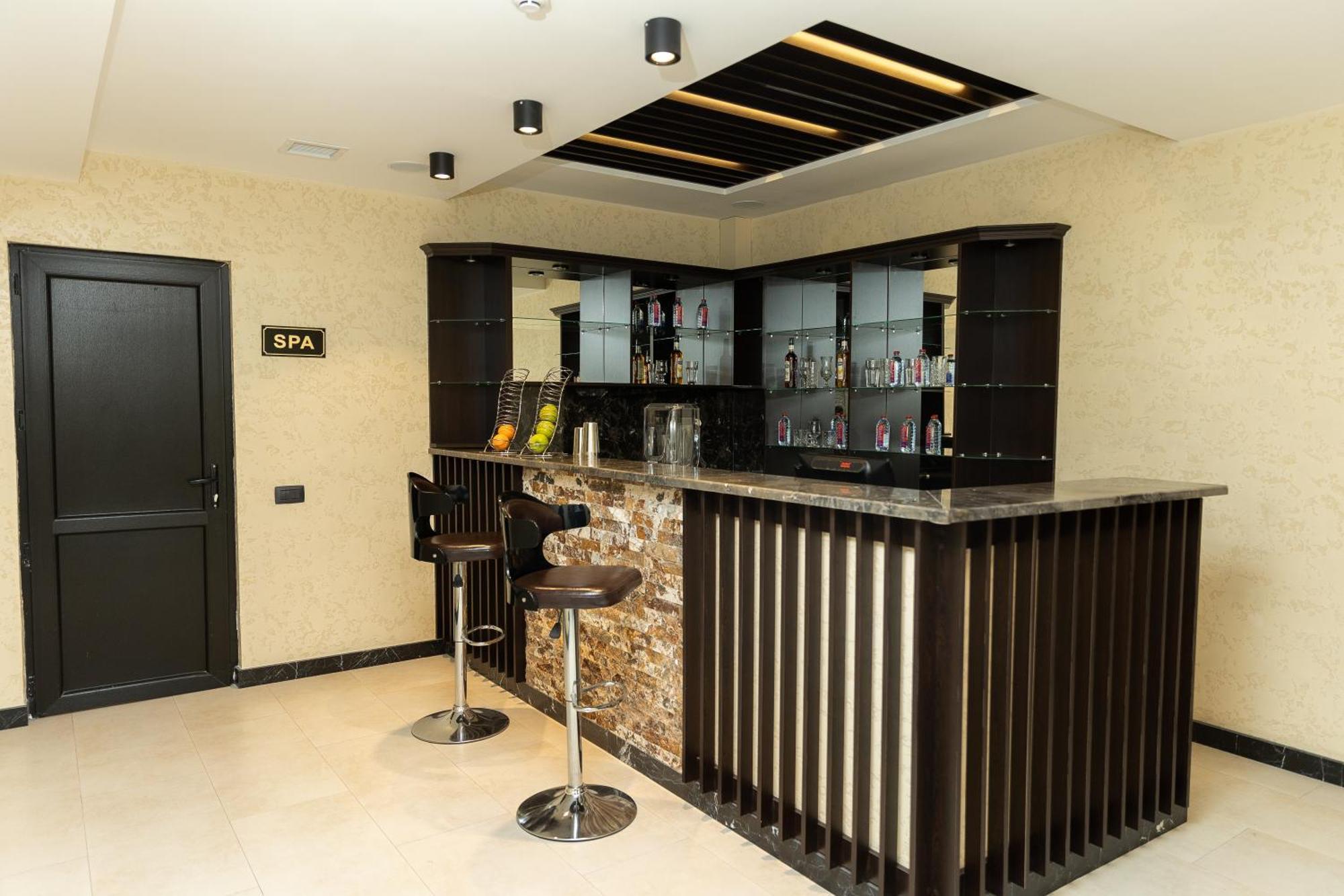 Leon Hotel Spa 占贾 外观 照片
