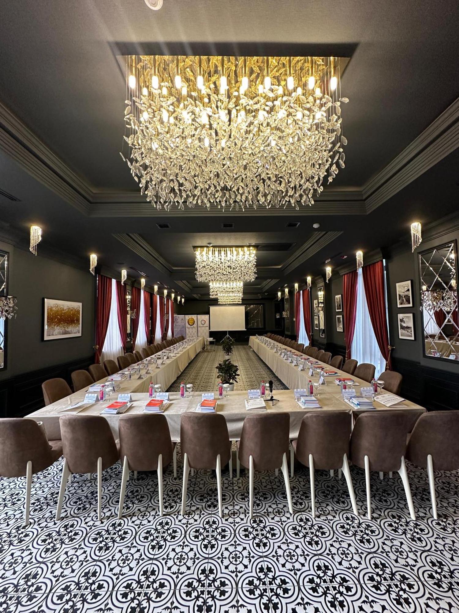 Leon Hotel Spa 占贾 外观 照片